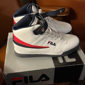 Fila Size 7.5 good Condition sale for today.